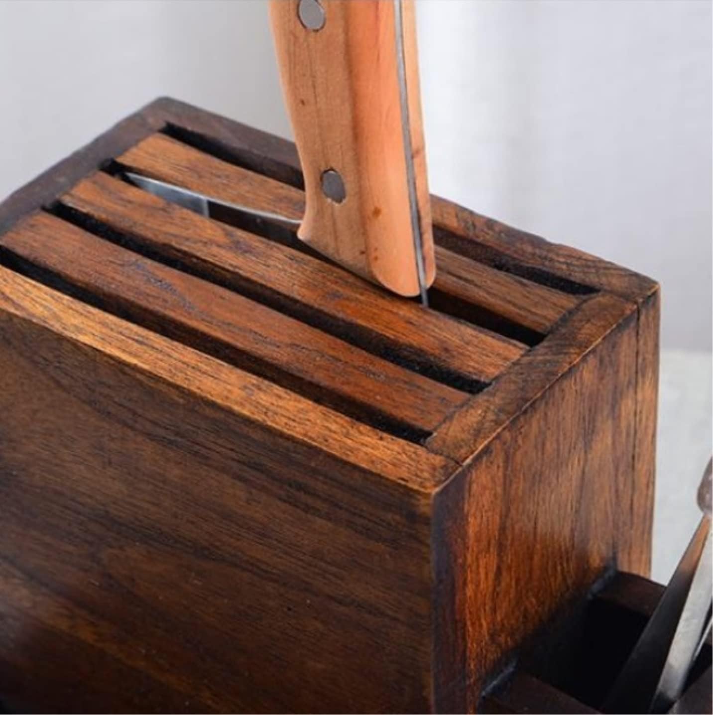 Versatile Kitchen Knife Holder