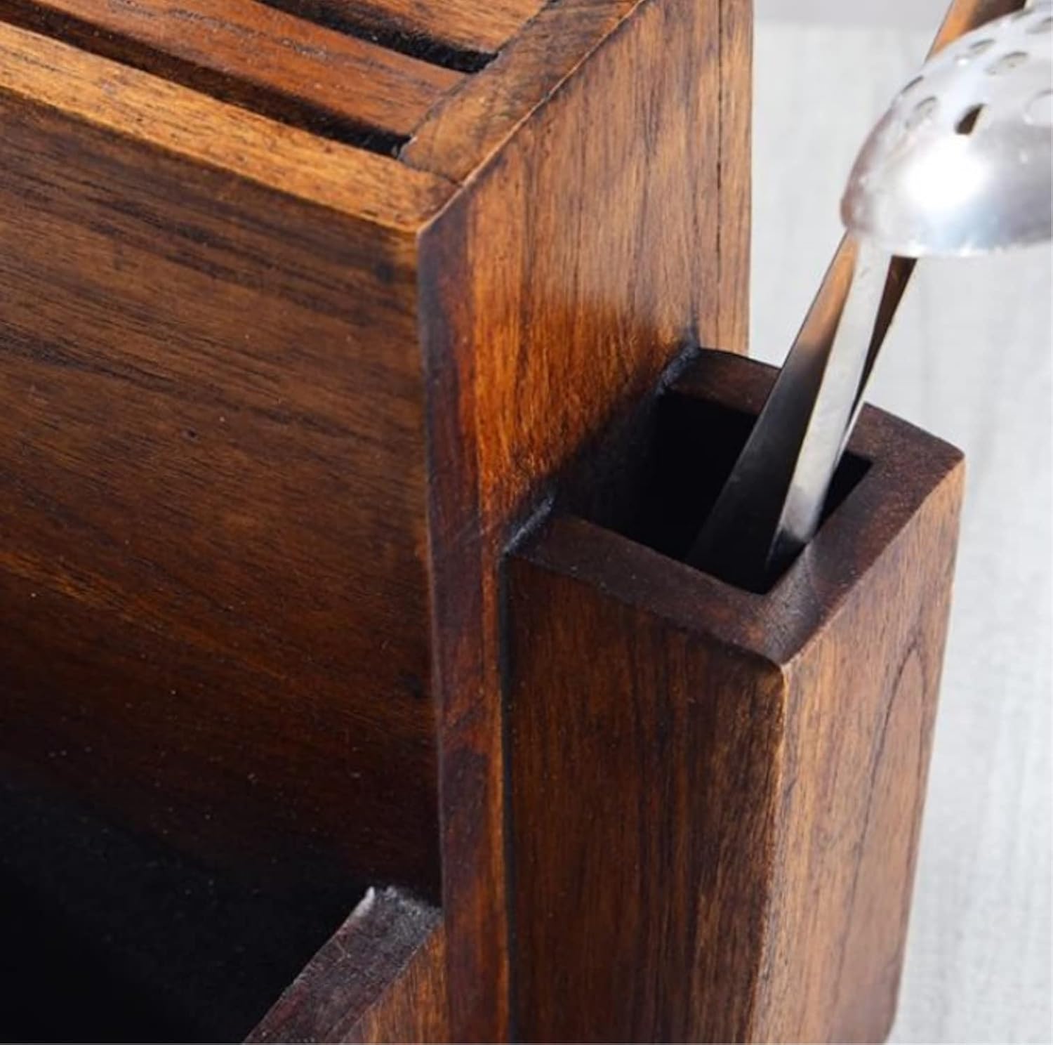 Versatile Kitchen Knife Holder