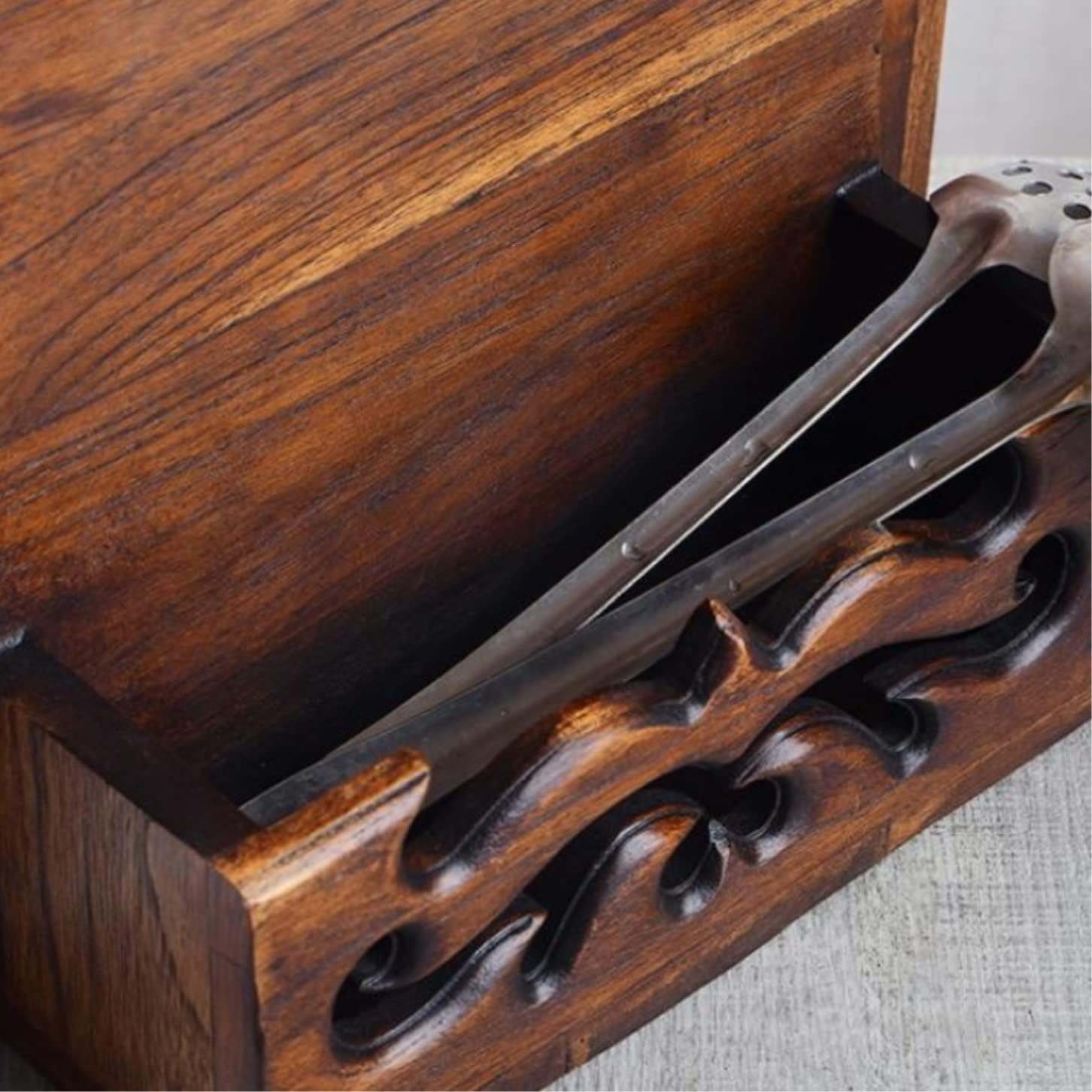 Versatile Kitchen Knife Holder