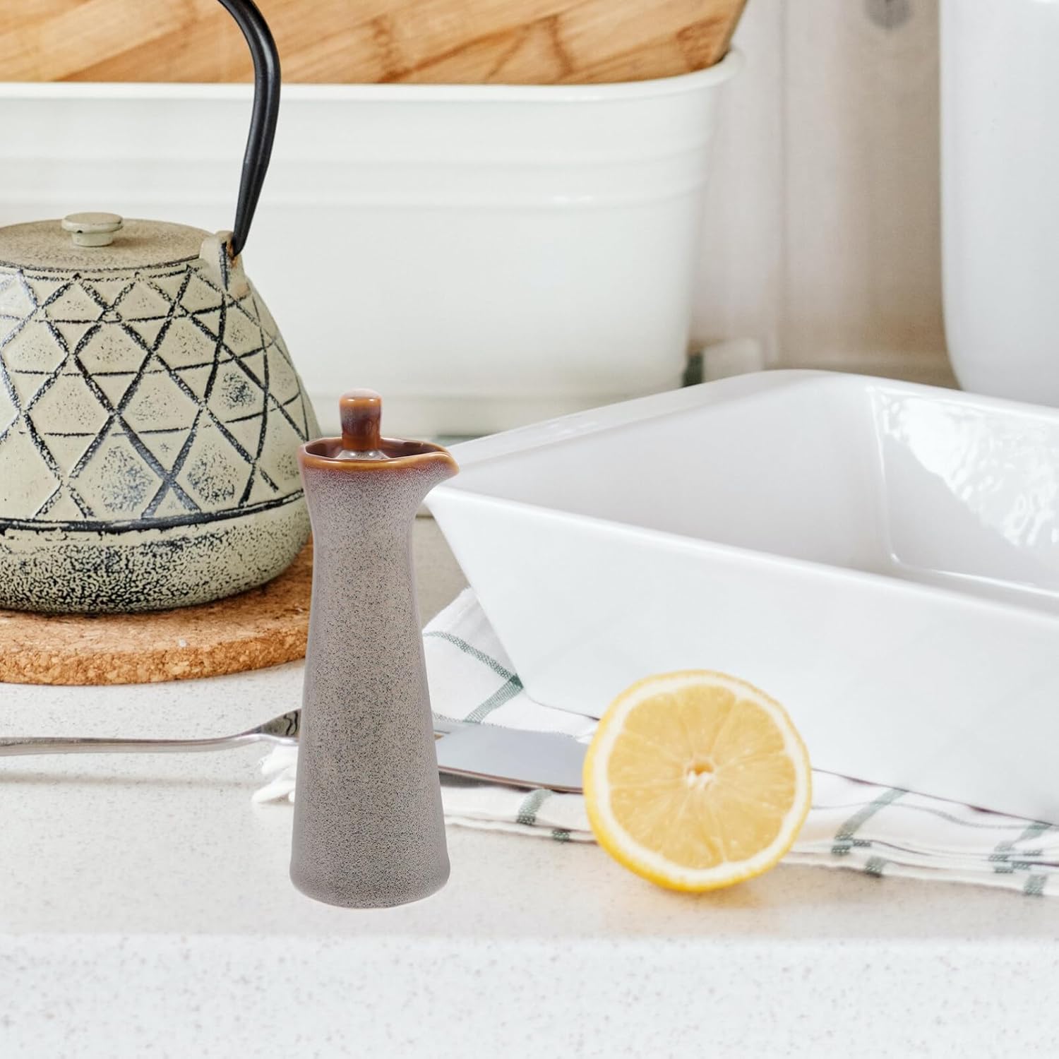 Convenient Ceramic Oil Dispenser for Kitchen Use