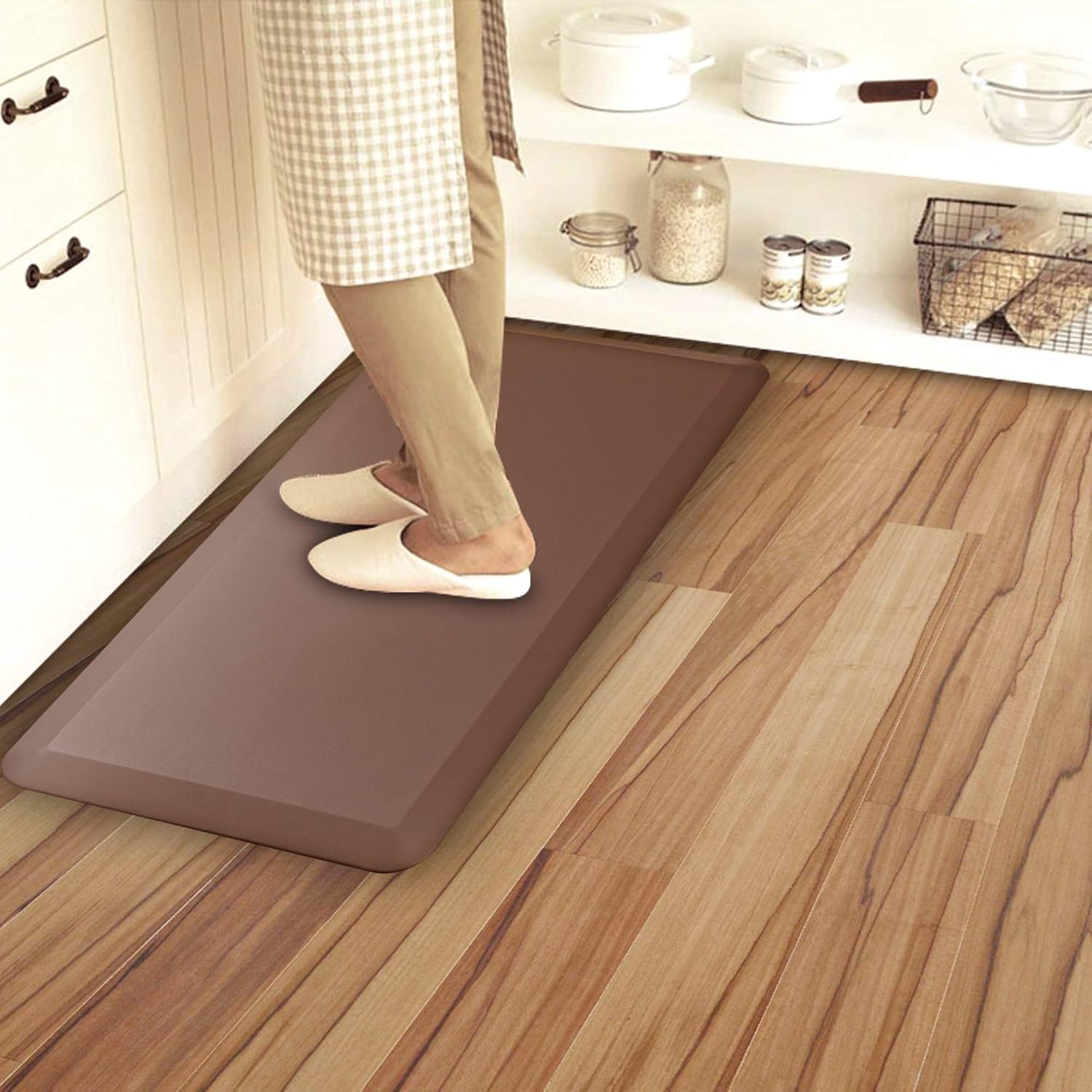 Anti-Fatigue Comfort Mat reduces pressure while standing and working