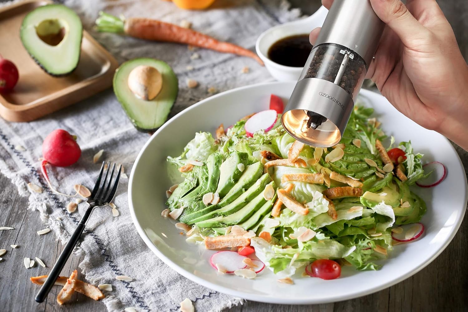 GZOOGHOME 2-Piece Electric Salt and Pepper Mill Set