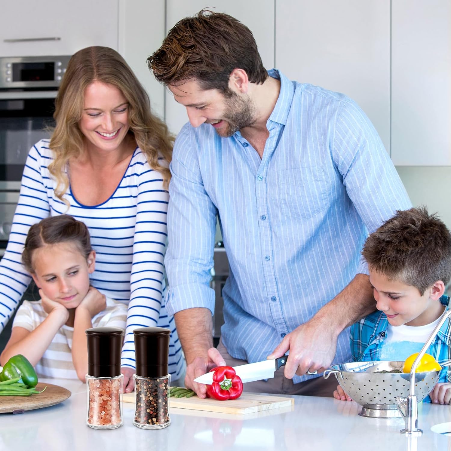 Vzaahu Salt and Pepper Grinder Set - Brown